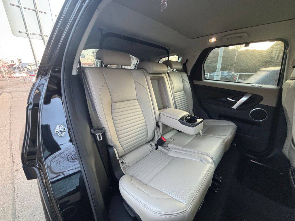 Land Rover Discovery Sport P200 SE/2021/AWD,1MAJ,TAŽ-ZÁRU