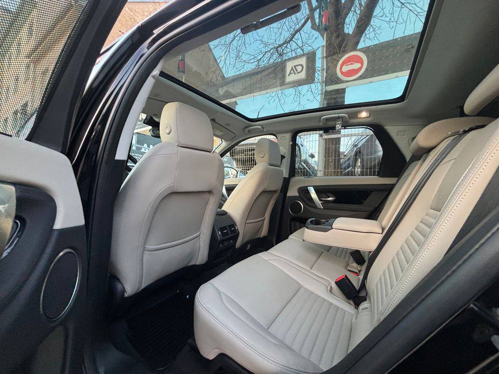 Land Rover Discovery Sport P200 SE/2021/AWD,1MAJ,TAŽ-ZÁRU