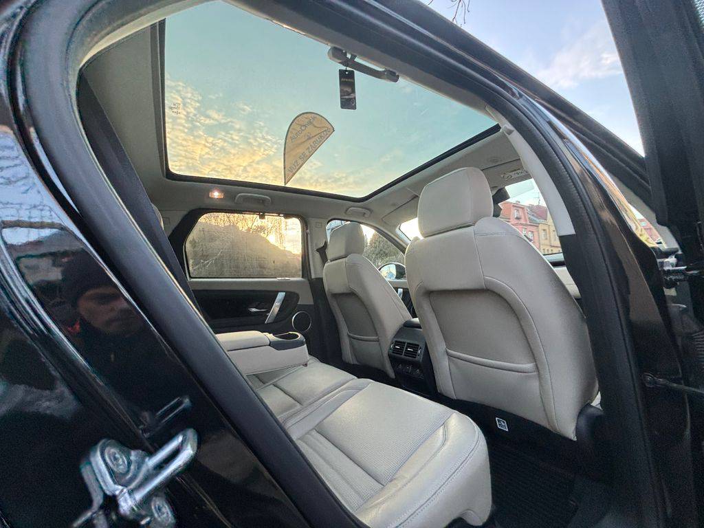 Land Rover Discovery Sport P200 SE/2021/AWD,1MAJ,TAŽ-ZÁRU