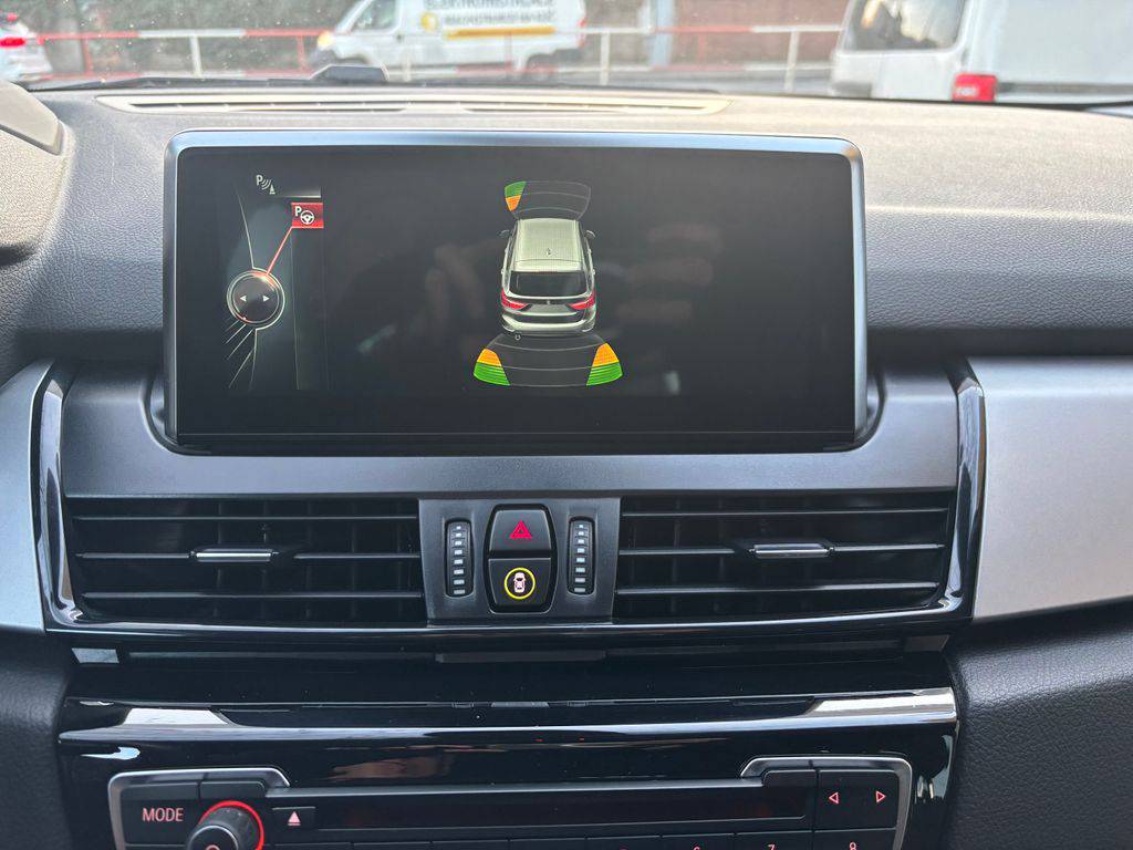 BMW 218 218d/2017/1MAJ-SPORT PACKET,ZÁ