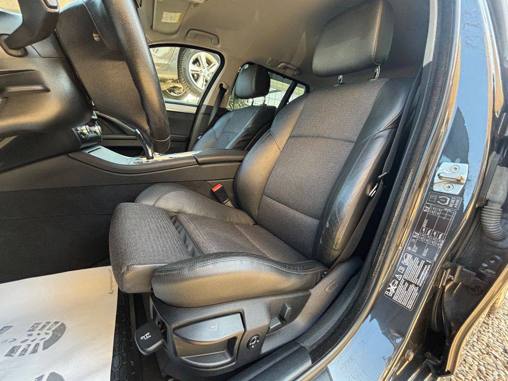 BMW 530 530d xDrive/2012/S.KNIHA-ZÁRUK