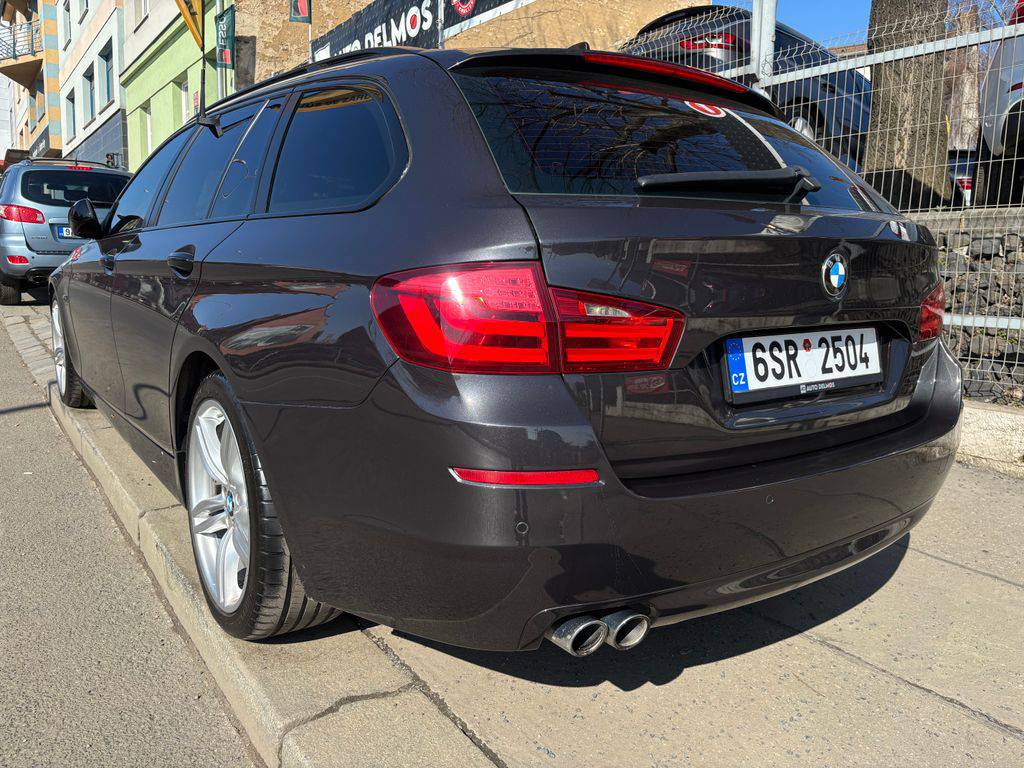 BMW 530 530d xDrive/2012/S.KNIHA-ZÁRUK
