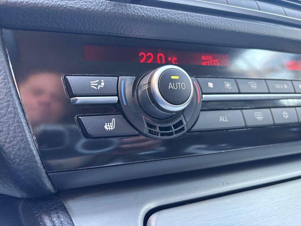 BMW 530 530d xDrive/2012/S.KNIHA-ZÁRUK