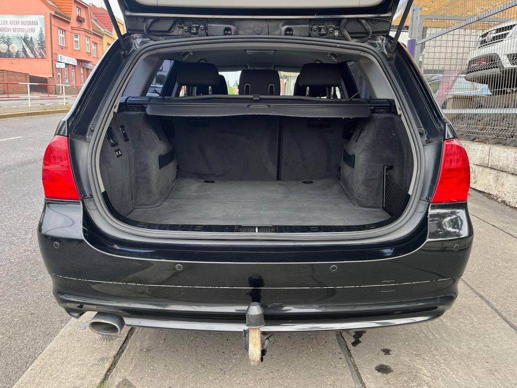 BMW 320 320d/2010/MAN6-2MAJ-WEBASTO