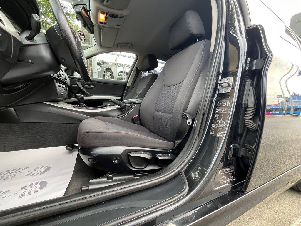 BMW 320 320d/2010/MAN6-2MAJ-WEBASTO