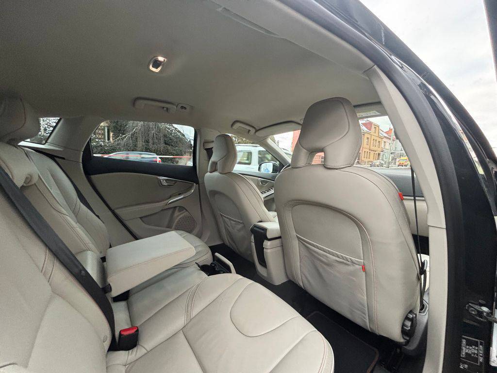 Volvo V40 D2/2016/AT-OCEAN RACE-ZÁRUKA24