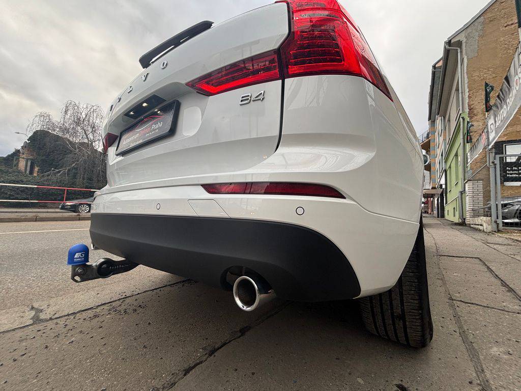 Volvo XC60 D4/2021/1MAJ.AT,TAŽ,MOMENTUM P