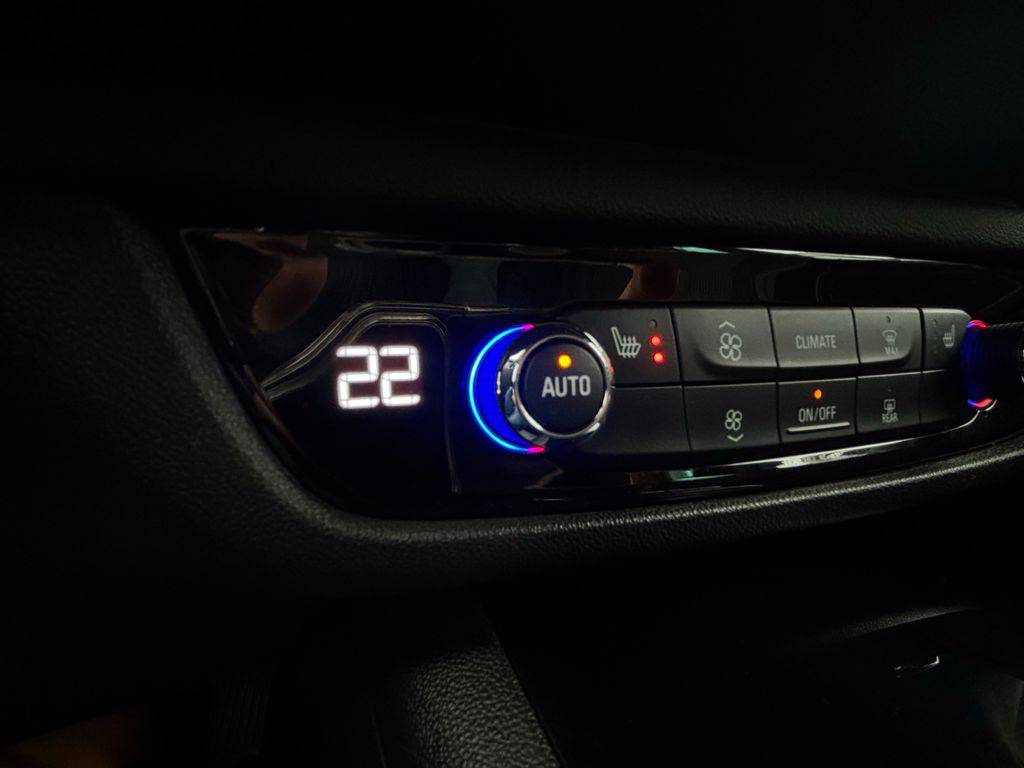 Opel Insignia 2.0CDTi/2022/1MAJ,DPH-SPORT-ZÁ