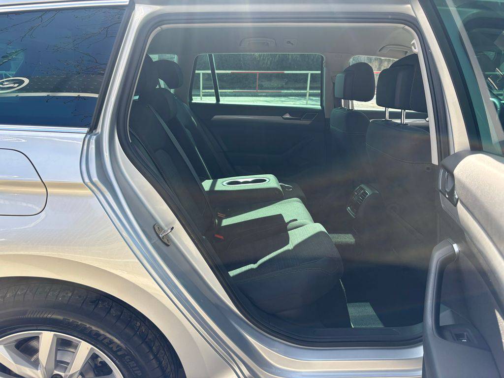 Volkswagen Passat 2.0TDI/2021/AT,1MAJ-ZÁRUKA 24M