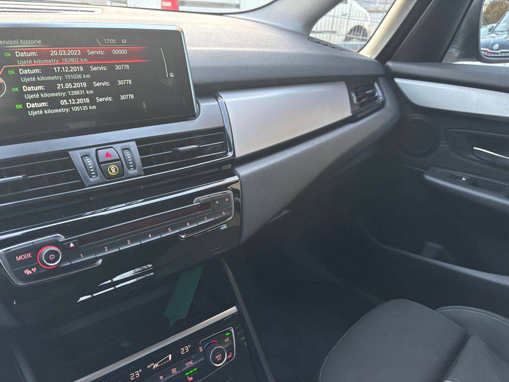 BMW 218 218d/2017/1MAJ-SPORT PACKET,ZÁ