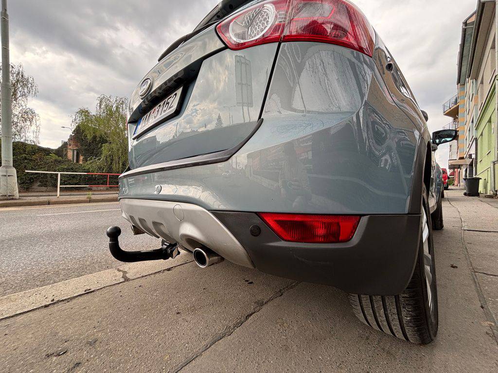 Ford Kuga 2.0TDCi/2010/ČR-4X4-TITANIUM