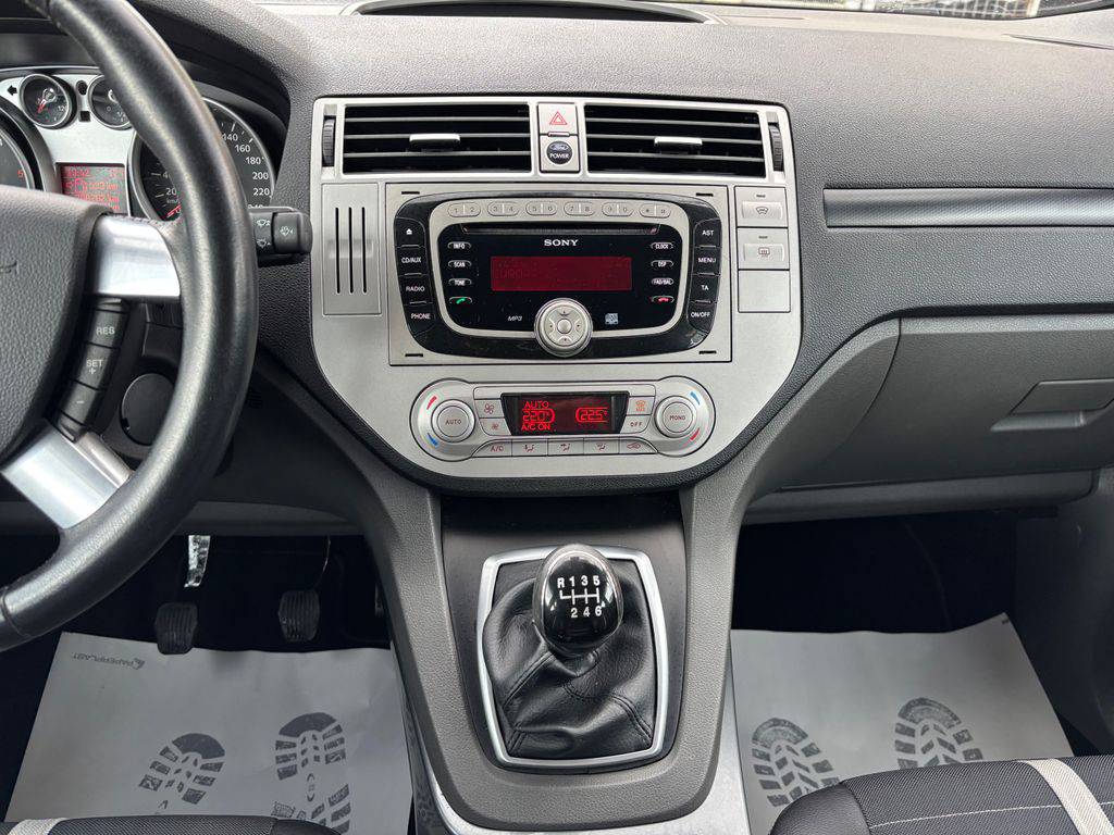 Ford Kuga 2.0TDCi/2010/ČR-4X4-TITANIUM