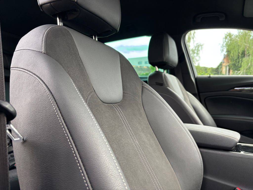 Opel Insignia 2.0CDTi/2023/1MAJ,MAN,SPORT-ZÁ