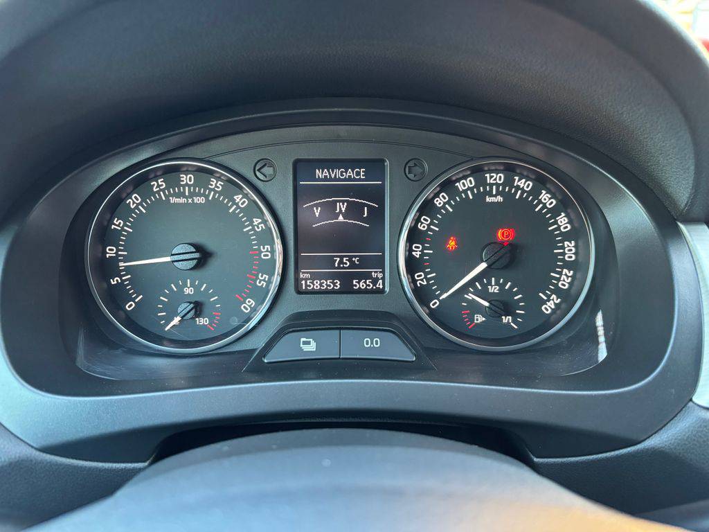 Škoda Rapid 1.6TDI/2014/ELEG.1MAJ-ZÁRUKA12