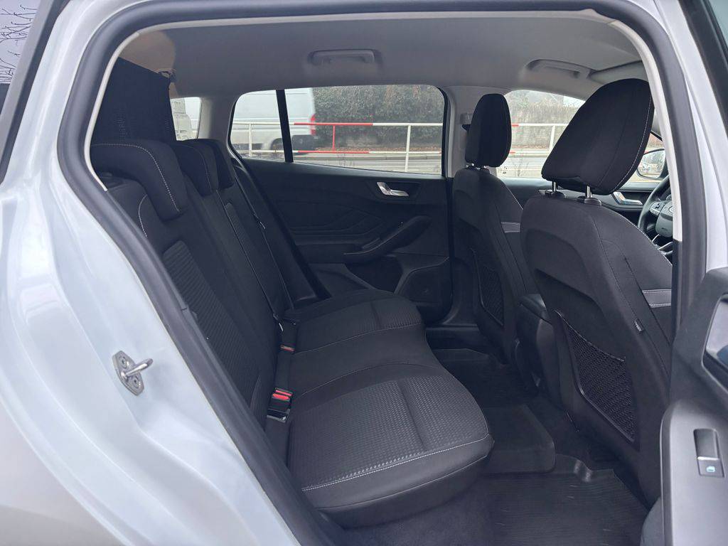 Ford Focus 1.5EB/2023/1MAJ,COOL-ZÁRUKA36