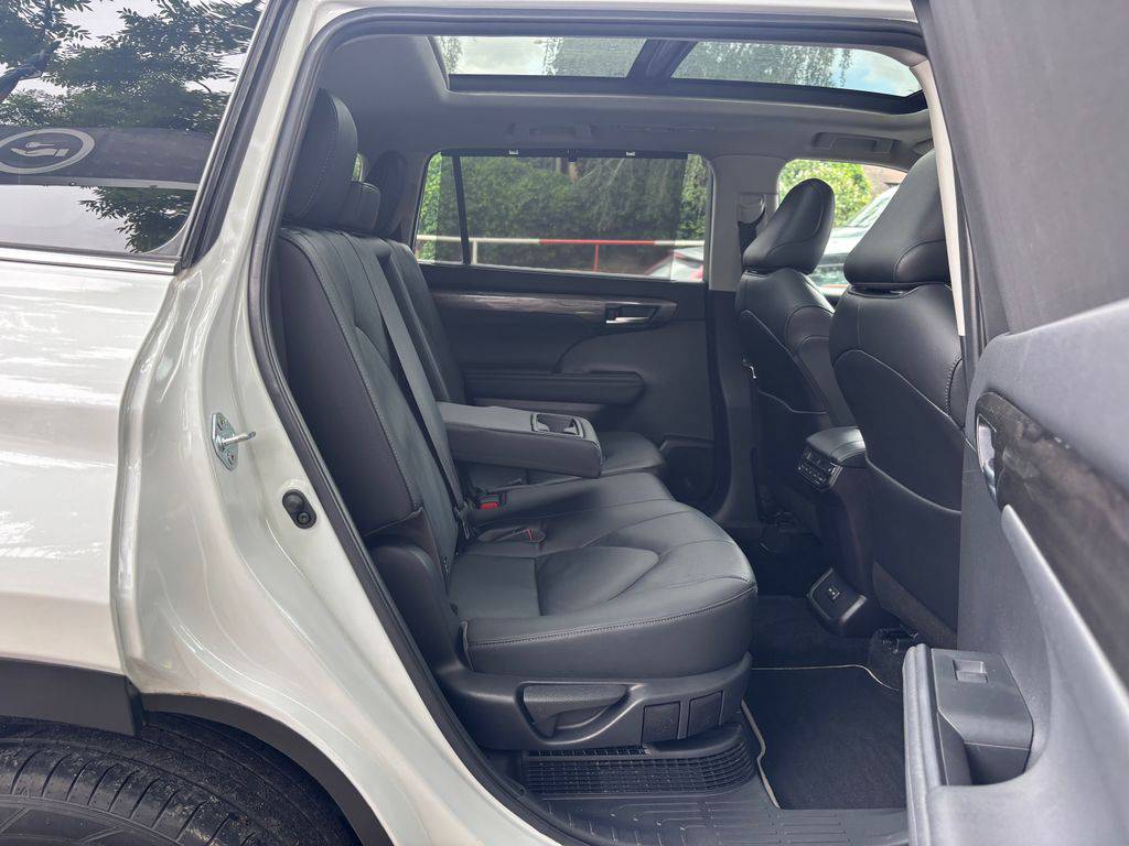 Toyota Highlander 2.5HEV e-CVT.CZ.DPH.Executive-