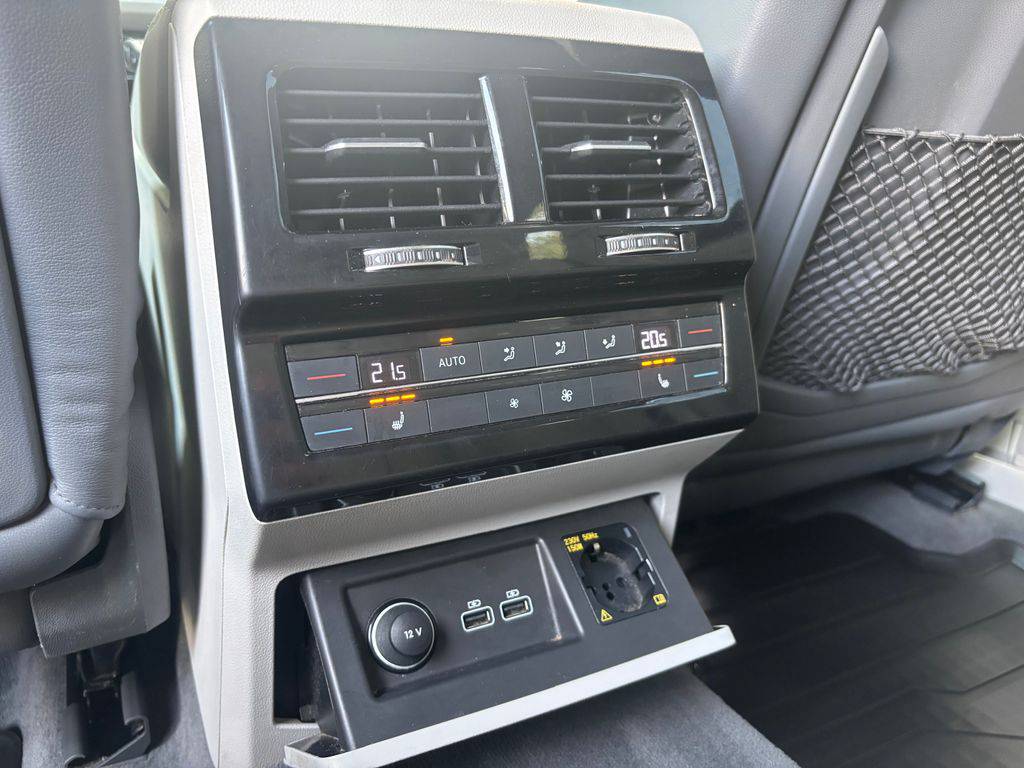 Volkswagen Touareg 3.0TDi-2020-CZ-1MAJ-DPH-WEBAST