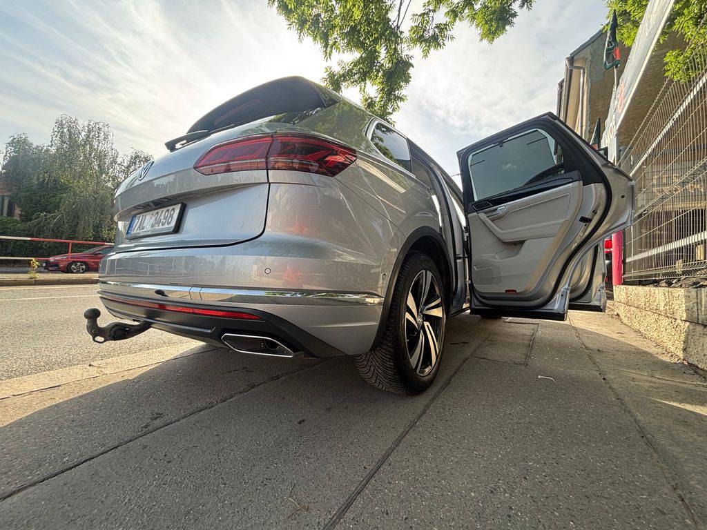 Volkswagen Touareg 3.0TDi-2020-CZ-1MAJ-DPH-WEBAST