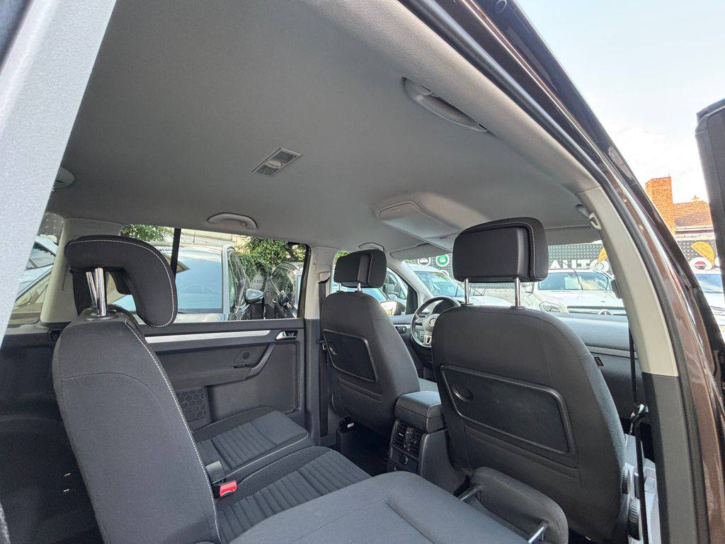 Volkswagen Touran 1.4TSI-103KW.DSG.7MÍST.ZÁRUKA