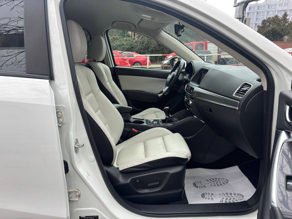 Mazda CX-5 2.2D/2017/MAN6,4X4-ZÁRUKA12-36