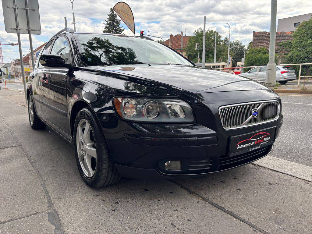 Volvo V50 2.0D/2005/MOMENTUM.MANUÁL.TAŽNÉ