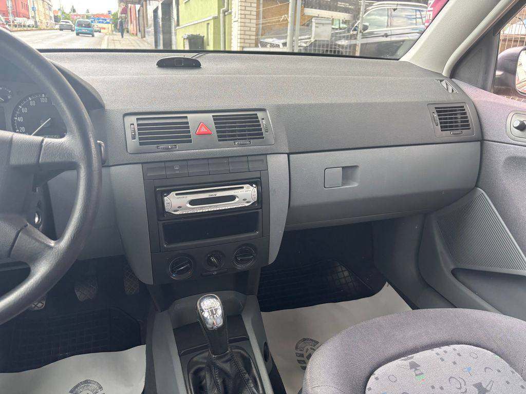 Škoda Fabia 1.4MPI/2002/AMB.2MAJ.ČR-TAŽNÉ