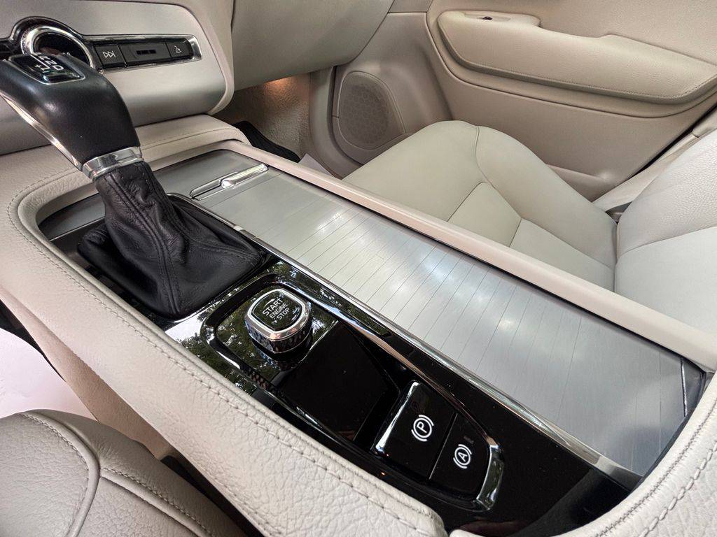 Volvo XC90 D5/2019/MOMENTUM.DPH.ZÁRUKA 12