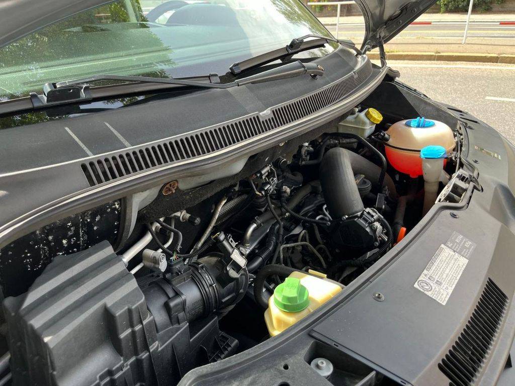 Volkswagen T5 Transporter 2.0TDI/103kW2010/CZ/8MÍST/1.MA