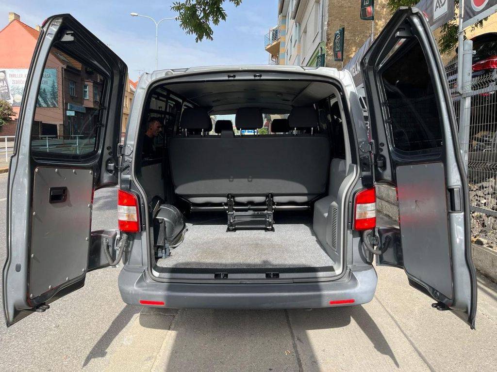 Volkswagen T5 Transporter 2.0TDI/103kW2010/CZ/8MÍST/1.MA