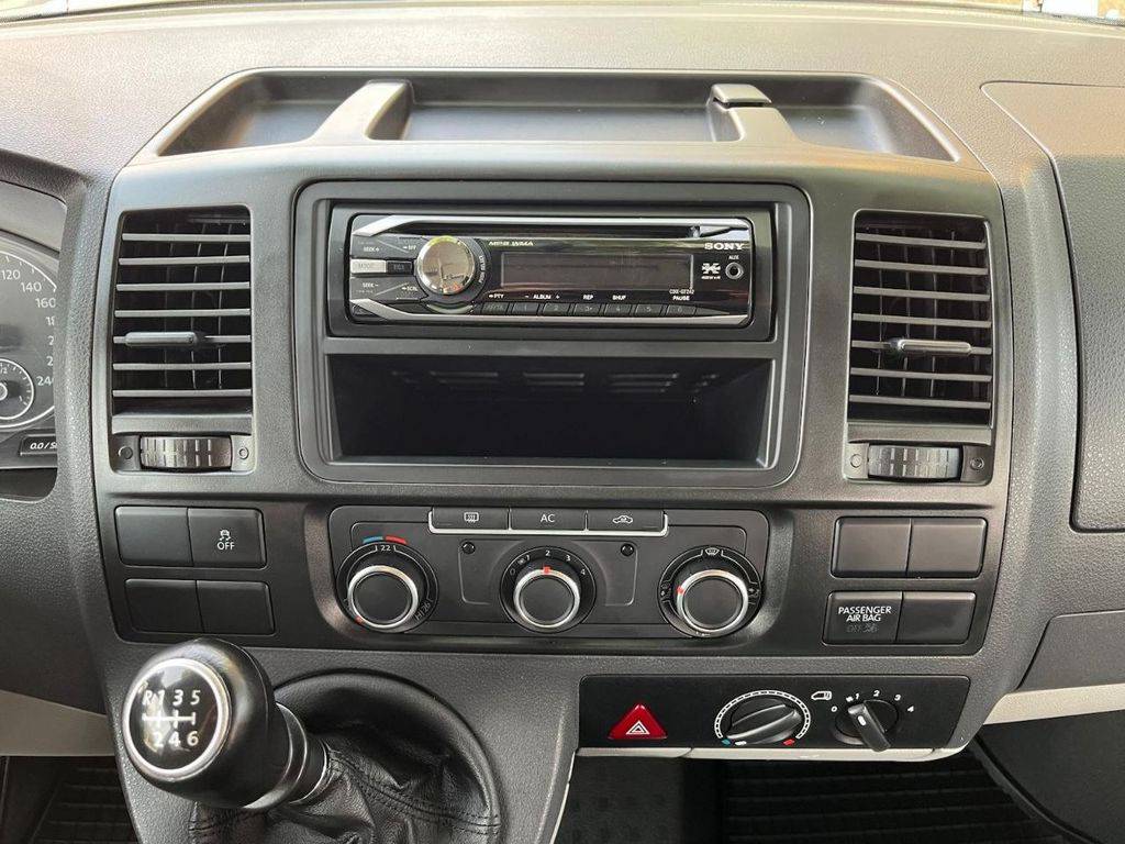 Volkswagen T5 Transporter 2.0TDI/103kW2010/CZ/8MÍST/1.MA