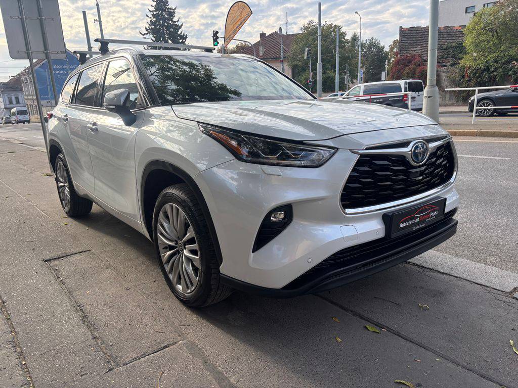 Toyota Highlander 2.5HEV e-CVT.CZ.DPH.PRESTIGE.1M-ZÁRUKA