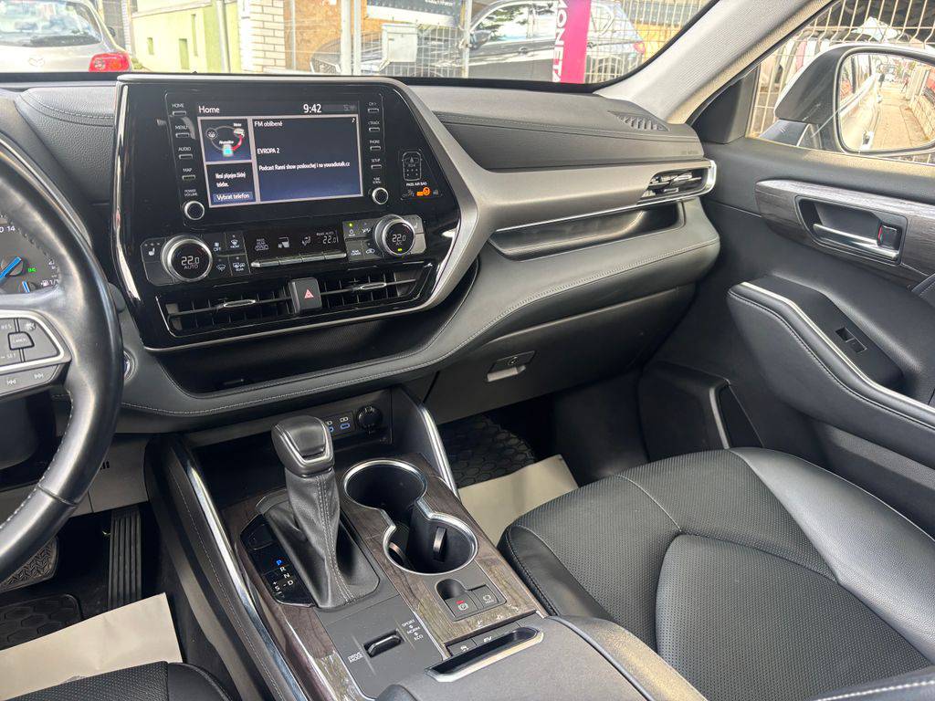 Toyota Highlander 2.5HEV e-CVT.CZ.DPH.PRESTIGE.1M-ZÁRUKA