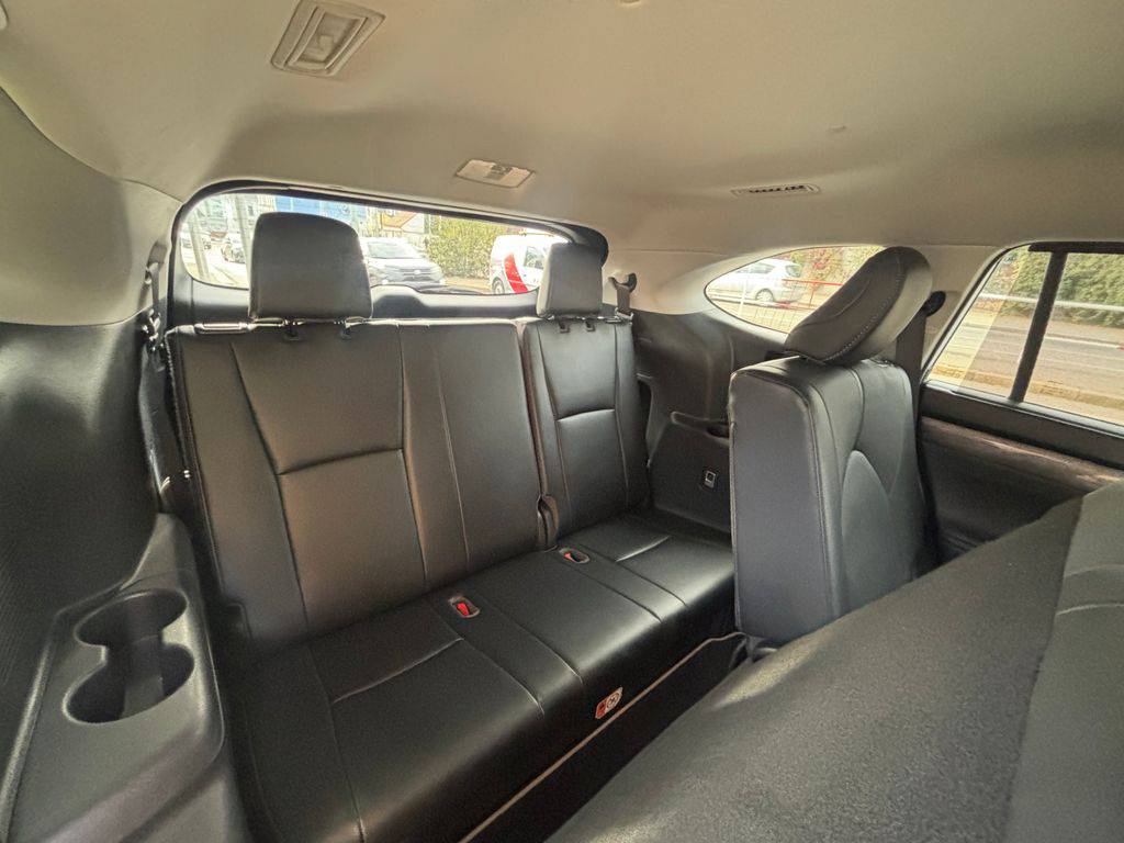 Toyota Highlander 2.5HEV e-CVT.CZ.DPH.PRESTIGE.1M-ZÁRUKA