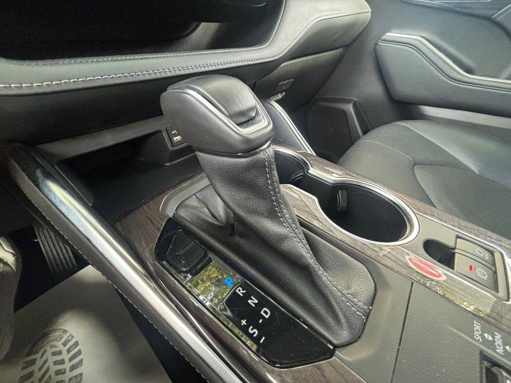 Toyota Highlander 2.5HEV e-CVT.CZ.DPH.PRESTIGE.1M-ZÁRUKA