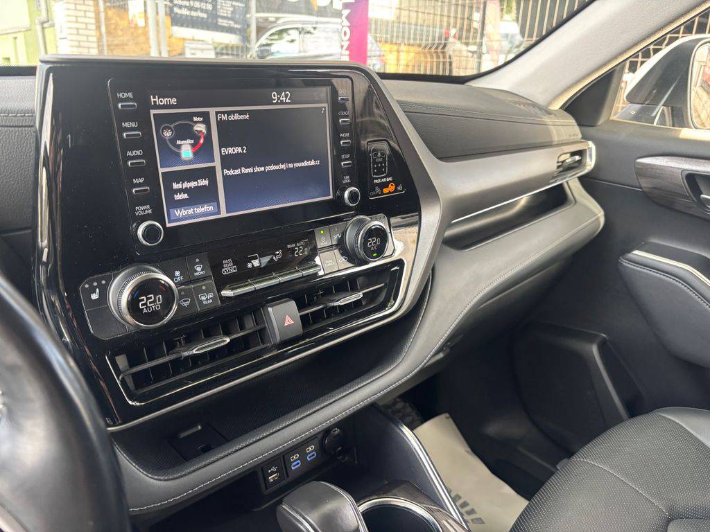Toyota Highlander 2.5HEV e-CVT.CZ.DPH.PRESTIGE.1M-ZÁRUKA