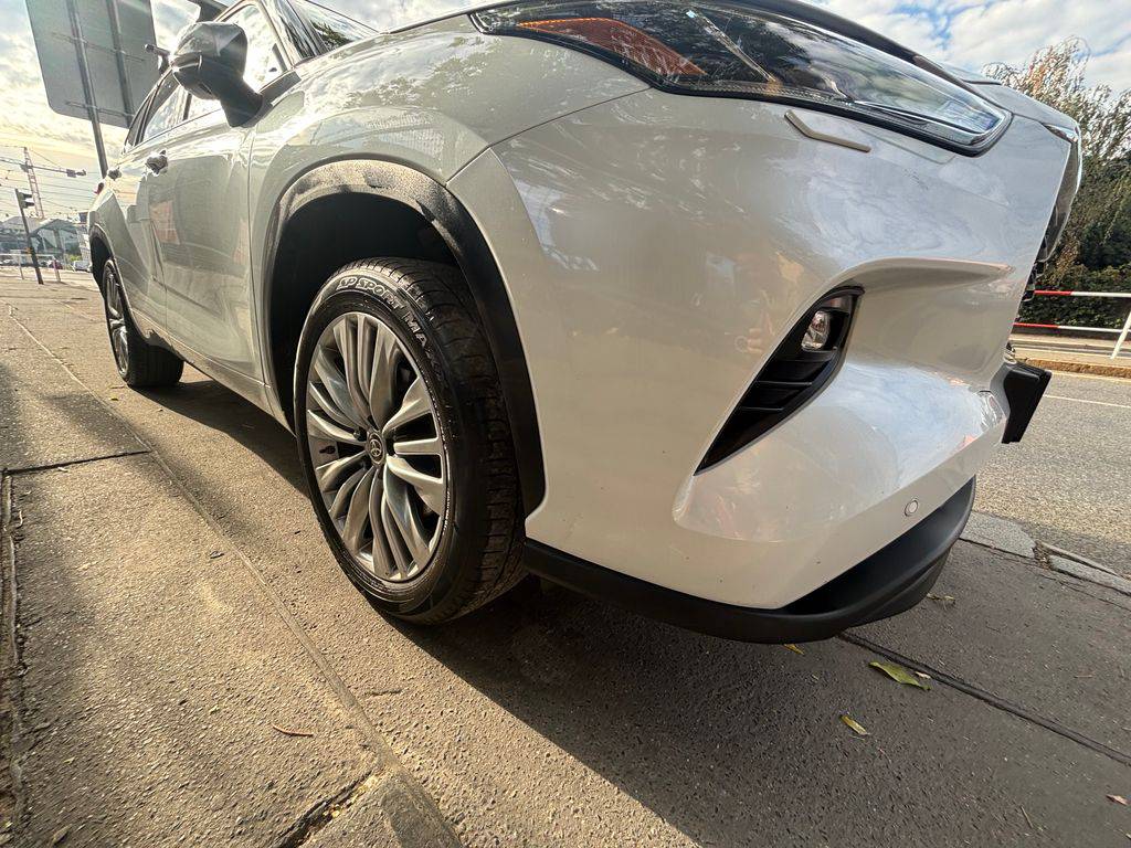 Toyota Highlander 2.5HEV e-CVT.CZ.DPH.PRESTIGE.1M-ZÁRUKA