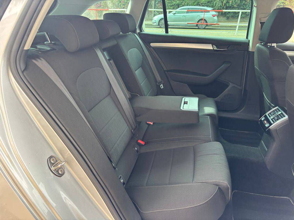 Škoda Superb 2.0TDI-110KW.DSG.TAŽNÉ-ZÁRUKA 12
