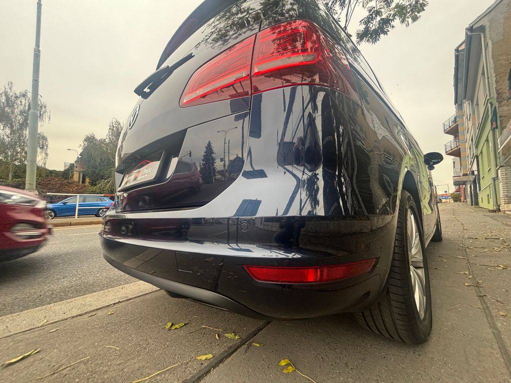 Volkswagen Sharan 2.0TDi/135kW/2017/DSG/Highline/ZÁRUKA