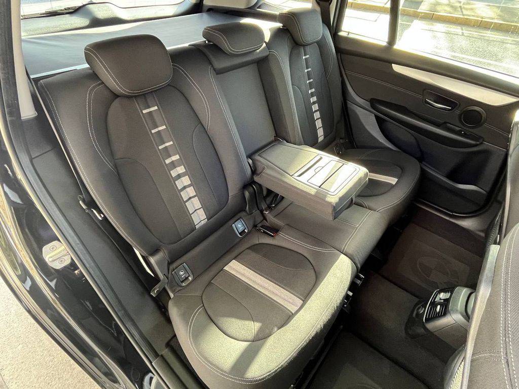 BMW 218 218d-110KW/2017/1MAJ-AT-SERVIS