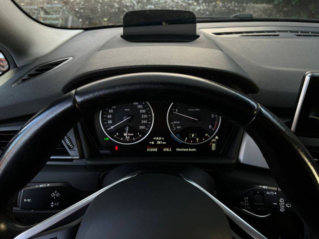 BMW 218 218d-110KW/2017/1MAJ-AT-SERVIS