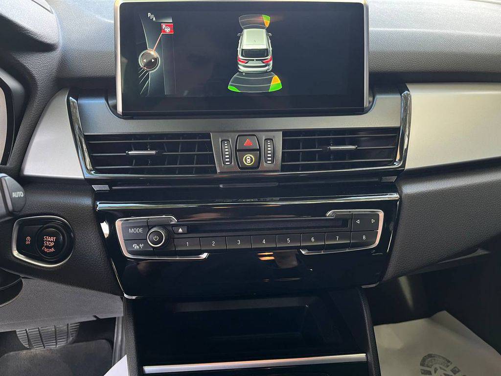 BMW 218 218d-110KW/2017/1MAJ-AT-SERVIS