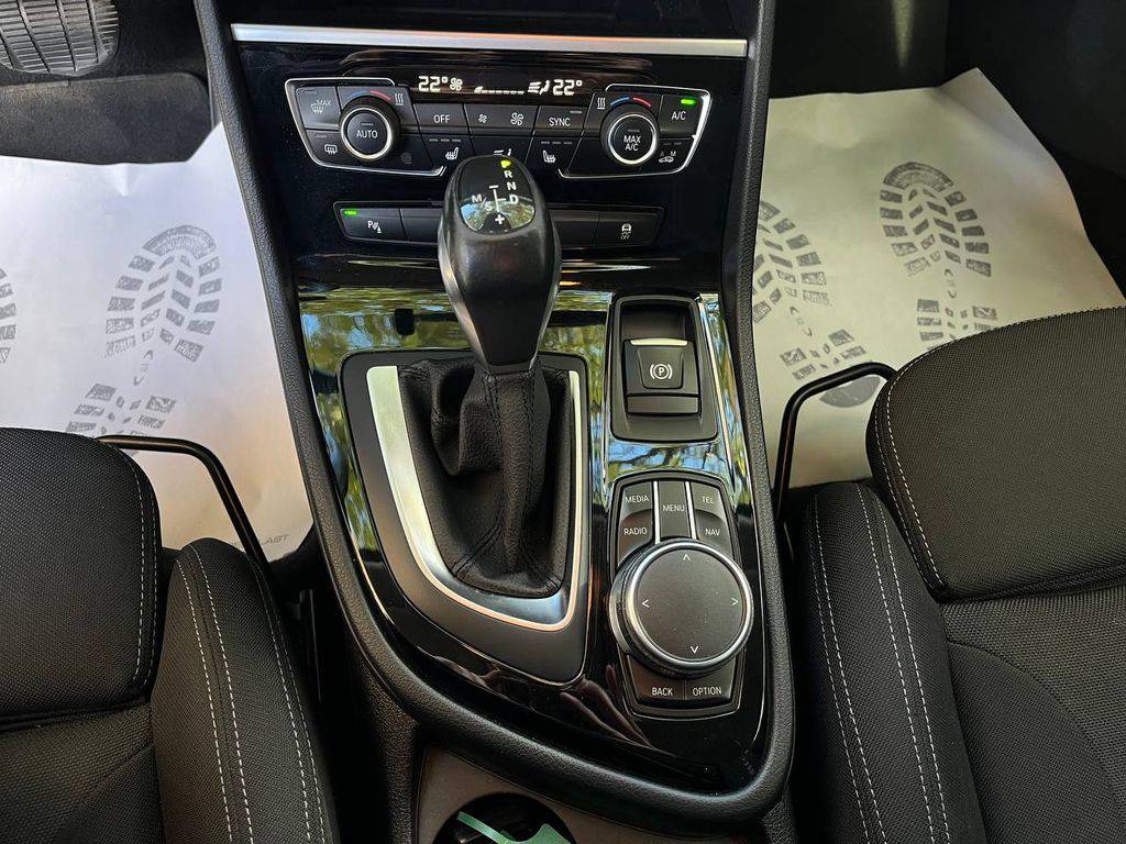 BMW 218 218d-110KW/2017/1MAJ-AT-SERVIS