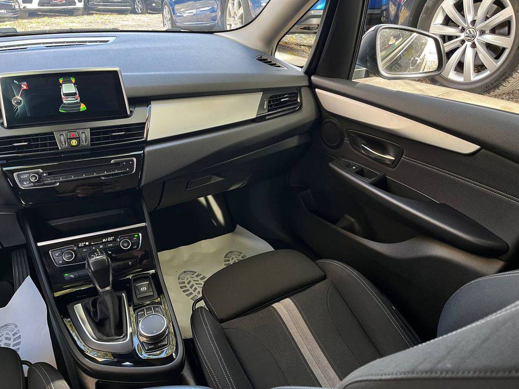BMW 218 218d-110KW/2017/1MAJ-AT-SERVIS