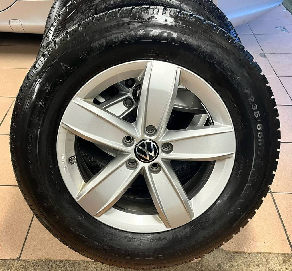 Volkswagen Tiguan 17 ORIG.ALU.VČ-ZIMNÍ235/65/17